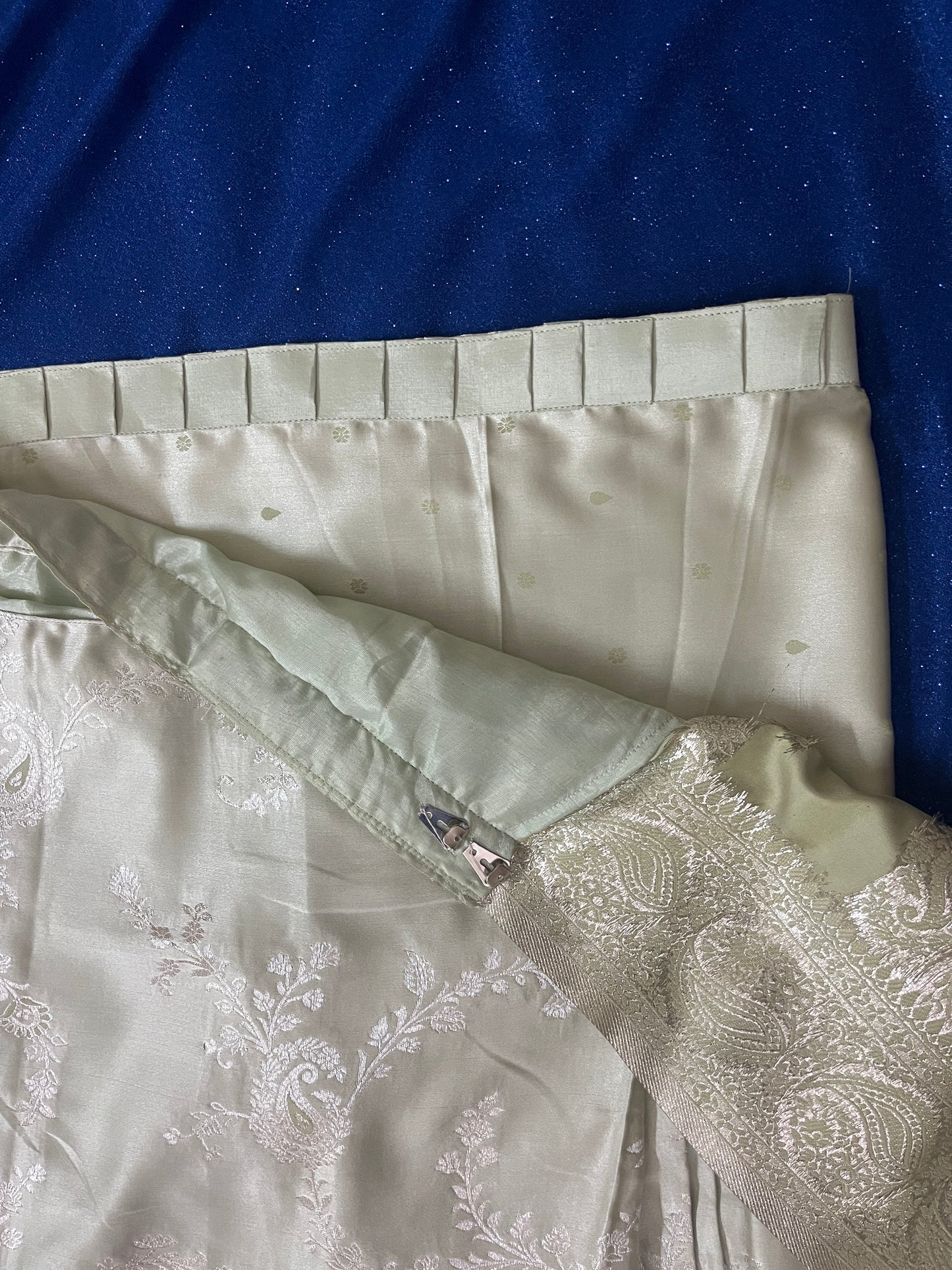Amaanat Ready-to-wear Saree with Blouse