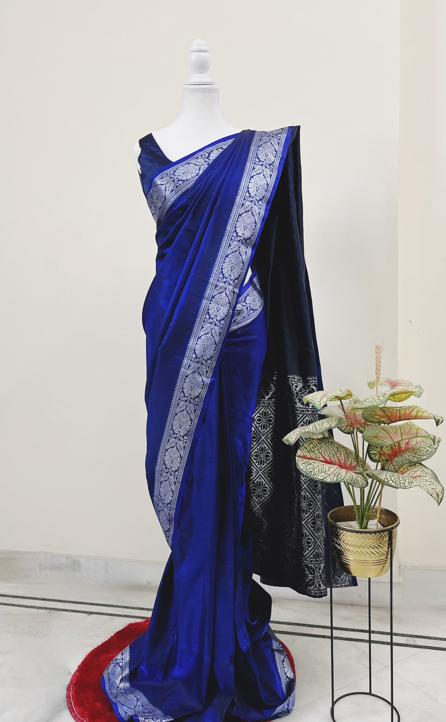Kaashvi Ready-to-wear Saree with Blouse